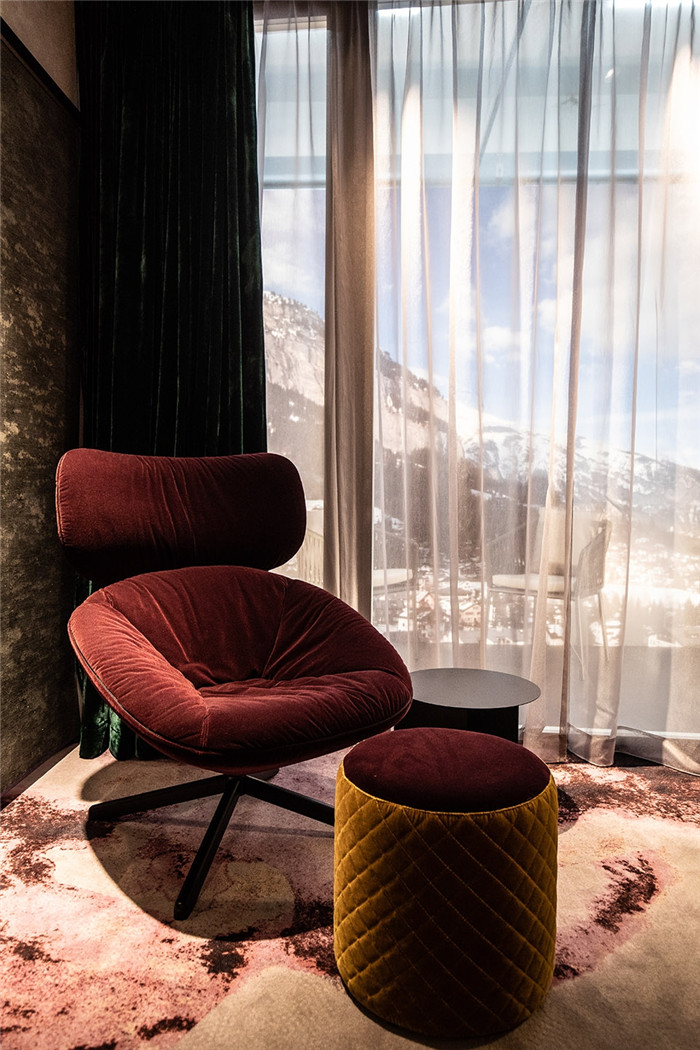 傳統(tǒng)阿爾卑斯山度假酒店設(shè)計(jì)的現(xiàn)代風(fēng)格演繹