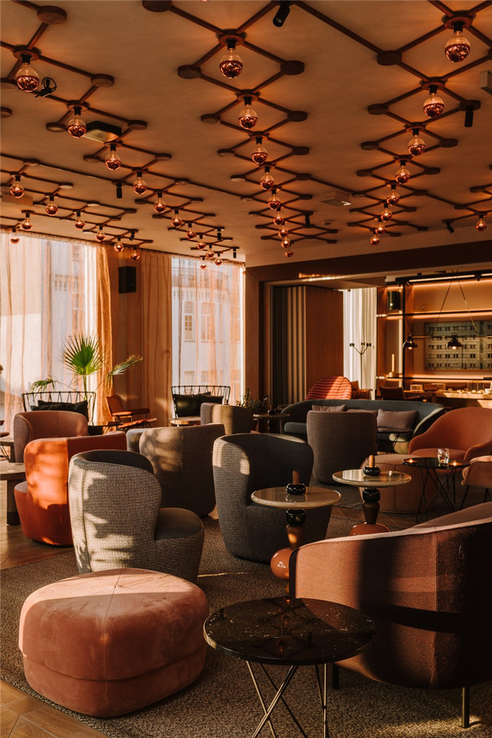 國(guó)外迎合年輕人的藝術(shù)精品酒店餐廳改造設(shè)計(jì)方案 國(guó)外迎合年輕人的藝術(shù)精品酒店餐廳改造設(shè)計(jì)方案