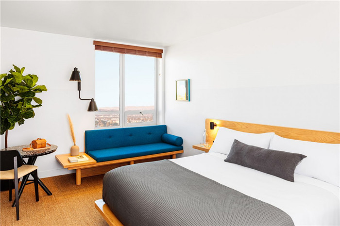 鄭州勃朗設(shè)計分享簡約自然風(fēng)城市度假酒店客房設(shè)計方案