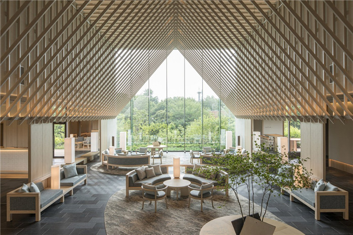現(xiàn)代日式酒店設計   東京Sorano度假酒店大堂設計賞析