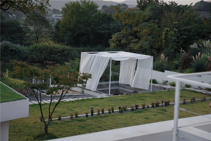 民宿庭院景觀設(shè)計-極簡質(zhì)樸的民宿酒店設(shè)計  只有8間客房也美呆了！