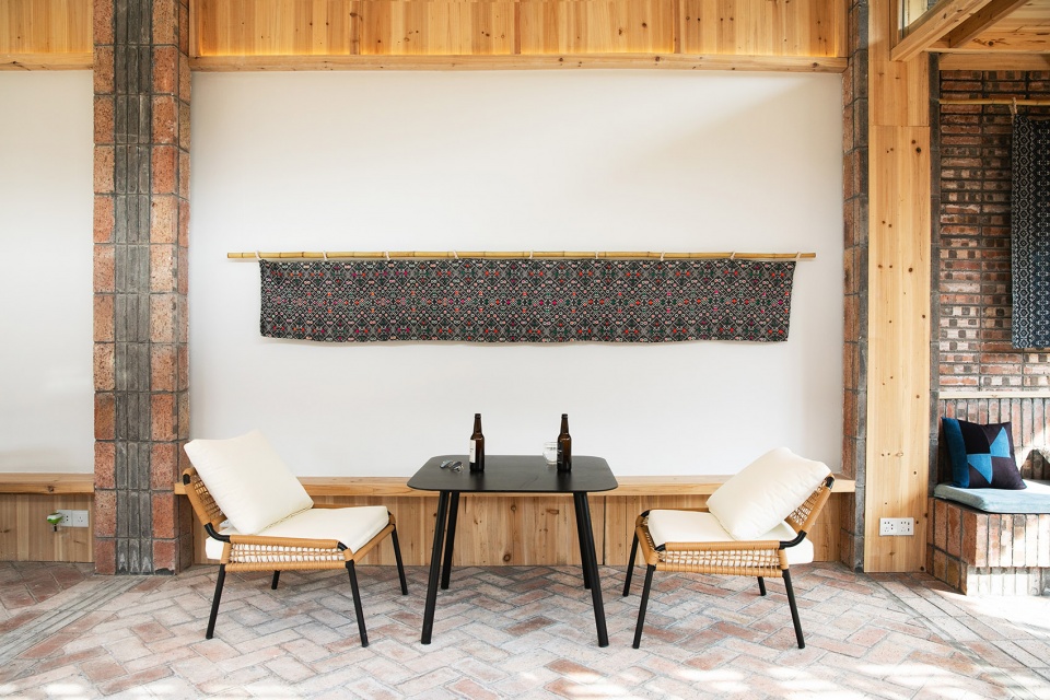 紅磚、杉木復(fù)蘇老民宅改造變身精品民宿設(shè)計(jì)案例