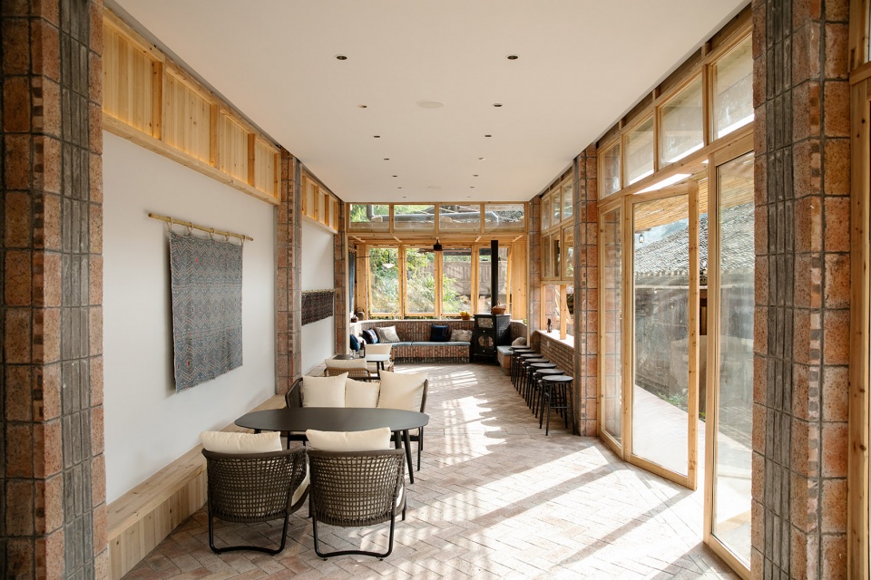 紅磚、杉木復(fù)蘇老民宅改造變身精品民宿設(shè)計(jì)案例