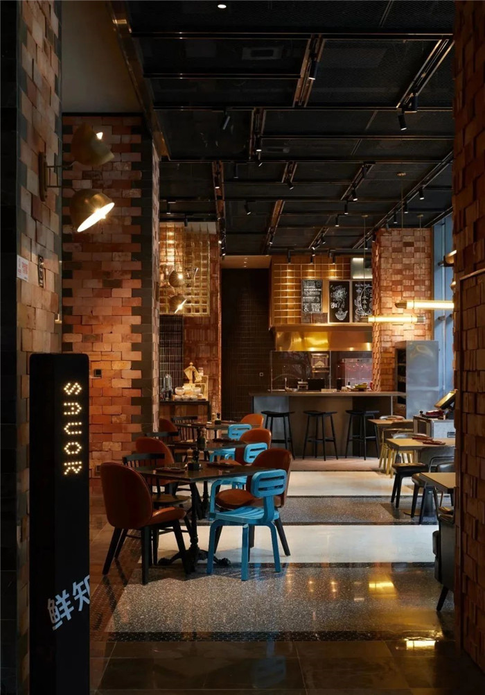 酒店餐廳設(shè)計-復古與新潮混搭風武漢網(wǎng)紅精品酒店改造設(shè)計案例 酒店餐廳設(shè)計-復古與新潮混搭風武漢網(wǎng)紅精品酒店改造設(shè)計案例