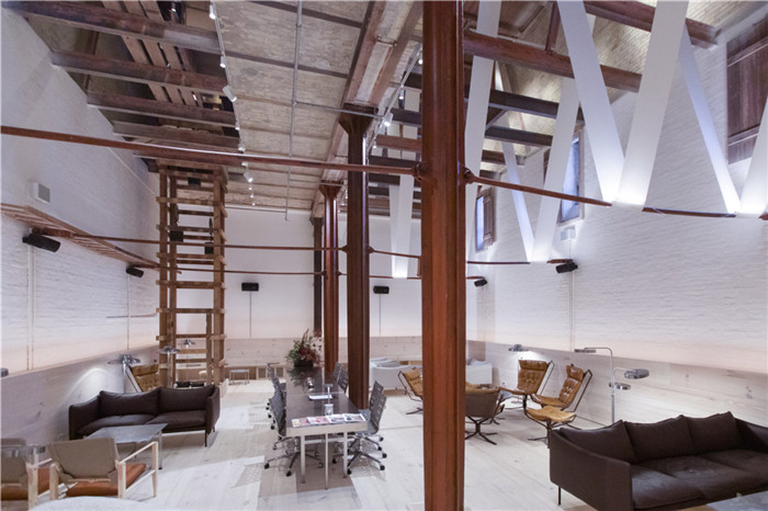 新舊設(shè)計(jì)相融合的工業(yè)風(fēng)精品酒店翻新改造設(shè)計(jì)方案