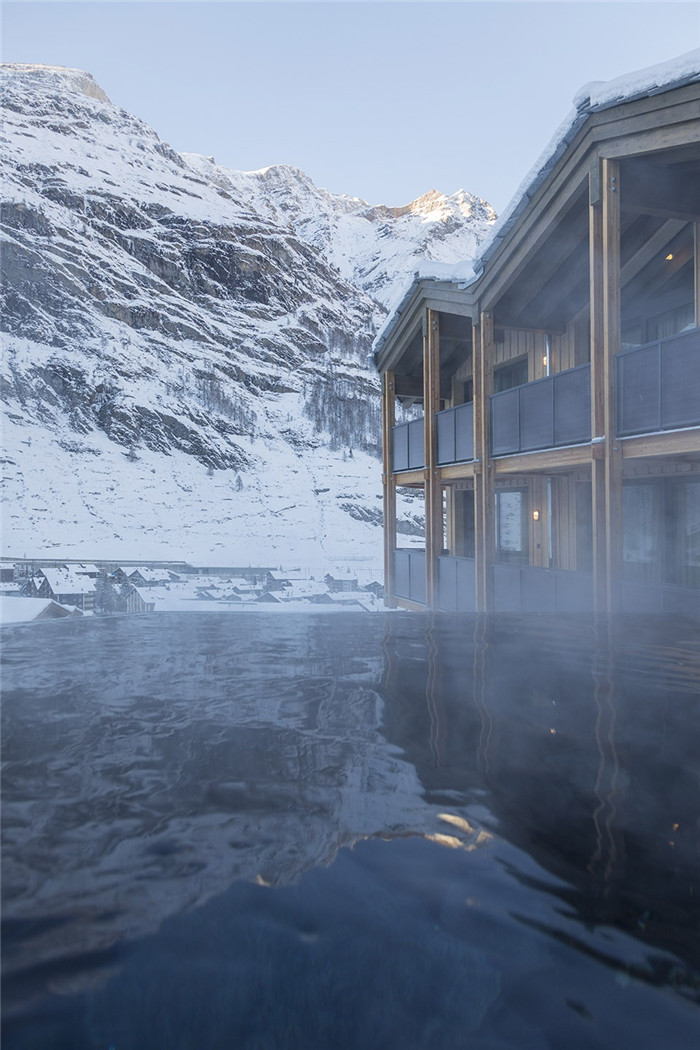 可持續(xù)理念下的滑雪場原生態(tài)度假酒店設計案例