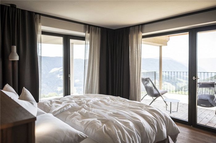 酒店客房設計-意大利Gfell高品質(zhì)度假酒店設計案例分析 酒店客房設計-意大利Gfell高品質(zhì)度假酒店設計案例分析