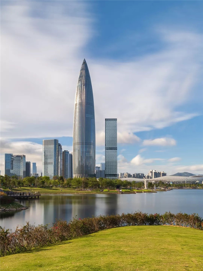 皇冠假日酒店首家時(shí)尚年輕化五星級酒店設(shè)計(jì)賞析