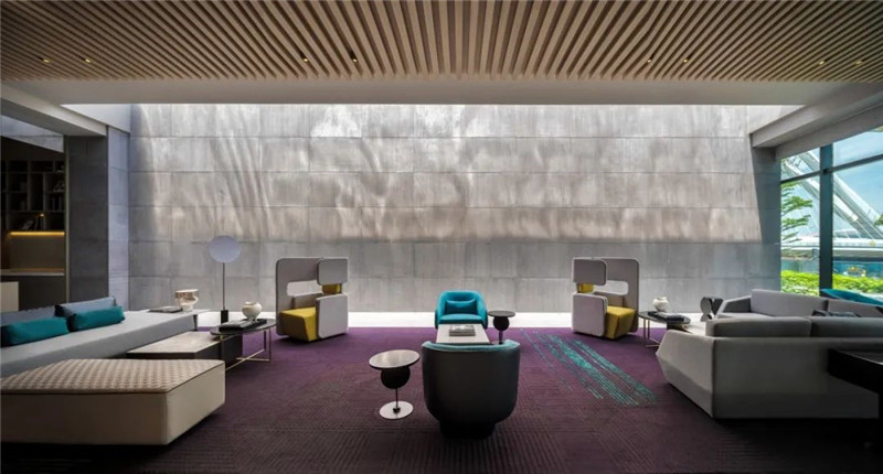 酒店大堂休閑區(qū)設(shè)計(jì)-皇冠假日酒店首家時(shí)尚年輕化五星級酒店設(shè)計(jì)賞析