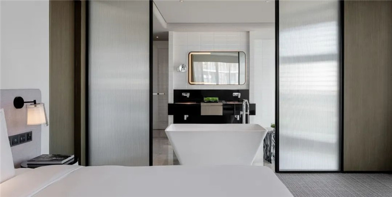 酒店客房設(shè)計(jì)-皇冠假日酒店首家時(shí)尚年輕化五星級酒店設(shè)計(jì)賞析