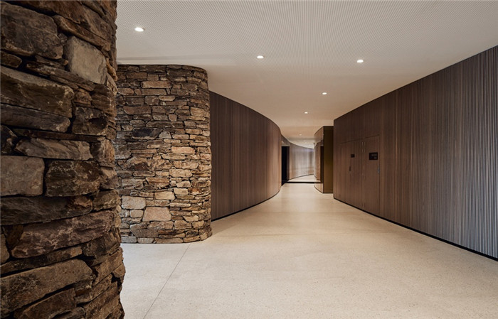 酒店走廊設(shè)計-國外特色度假酒店設(shè)計  RACV度假酒店設(shè)計方案