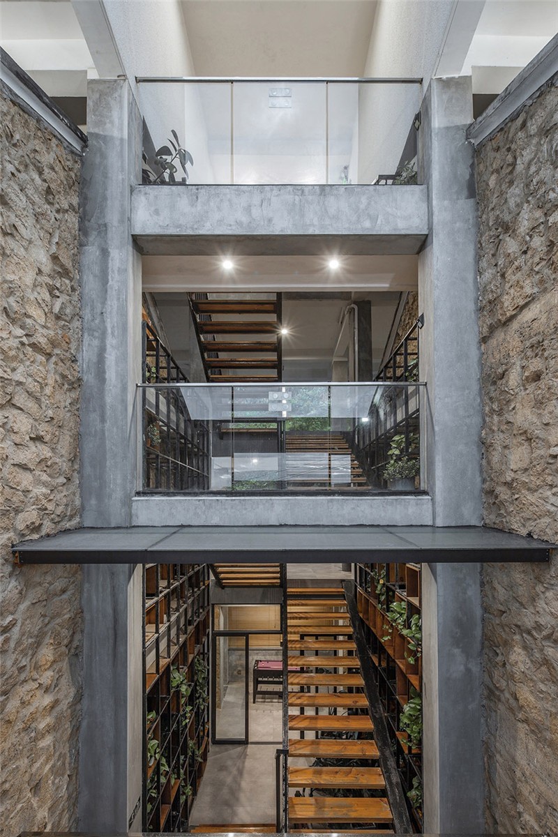 樸素原生態(tài)石頭民宿改造設計案例