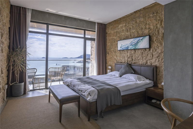 樸素原生態(tài)石頭民宿改造設計案例