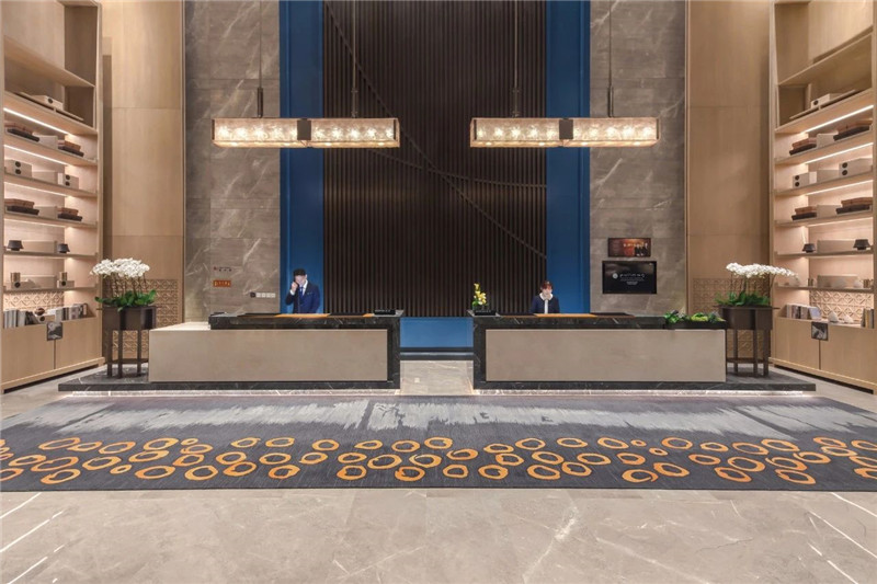 接待臺(tái)設(shè)計(jì)-現(xiàn)代新中式岳陽(yáng)鉑爾曼五星級(jí)酒店設(shè)計(jì)賞析 接待臺(tái)設(shè)計(jì)-現(xiàn)代新中式岳陽(yáng)鉑爾曼五星級(jí)酒店設(shè)計(jì)賞析