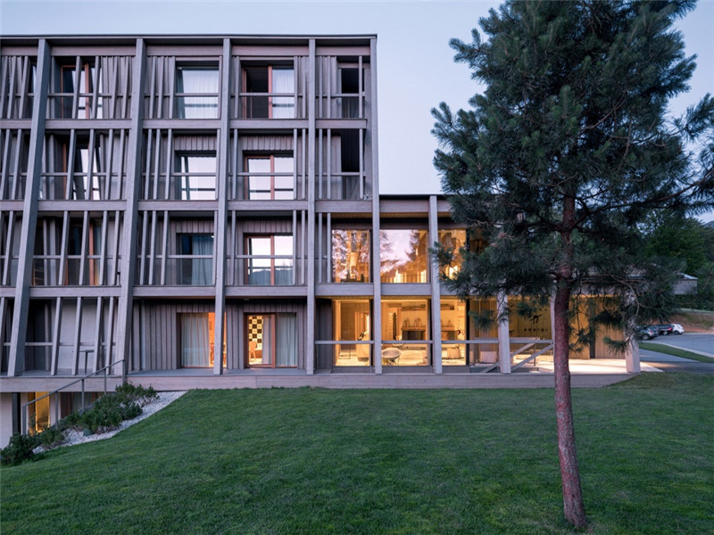 連接本土文化與創(chuàng)意的BOHINJ酒店入口翻新改造設計方案