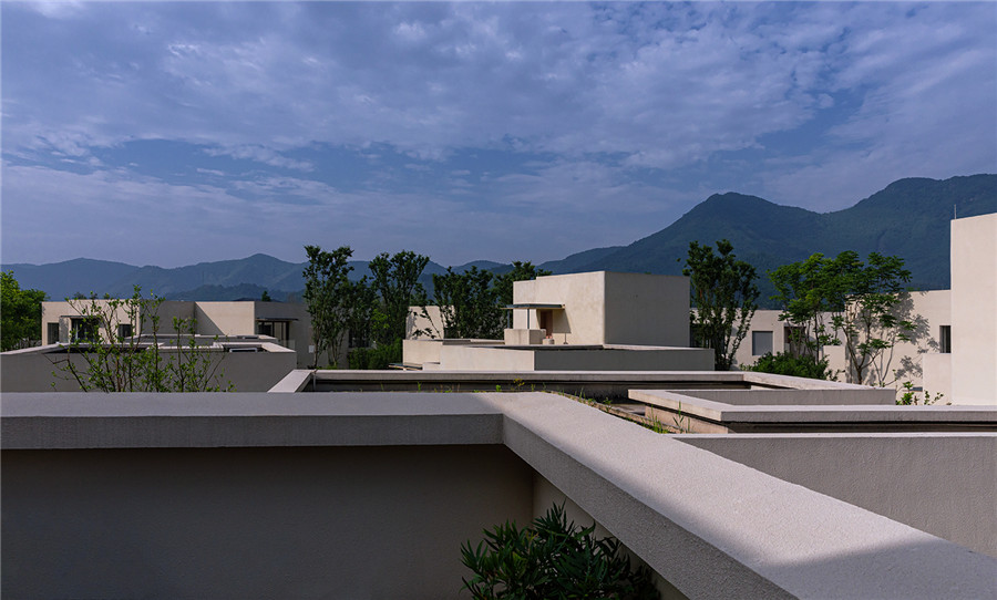 原木色無(wú)風(fēng)格酒店設(shè)計(jì)  沂水花間堂精品酒店設(shè)計(jì)賞析