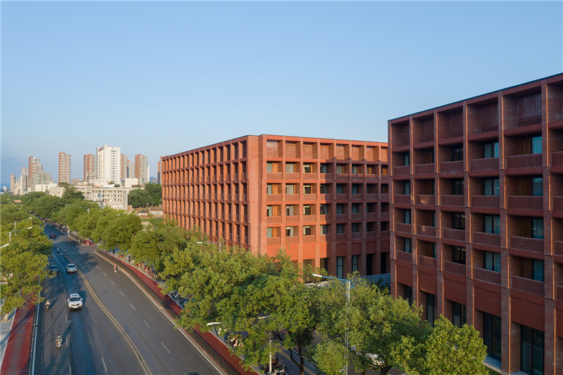 以陶瓷為主題的景德鎮(zhèn)陶溪川凱悅臻選酒店設(shè)計方案 以陶瓷為主題的景德鎮(zhèn)陶溪川凱悅臻選酒店設(shè)計方案