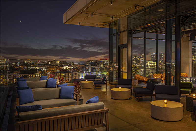 以當(dāng)?shù)匚幕癁殪`感的納什維爾W酒店翻新改造設(shè)計(jì)