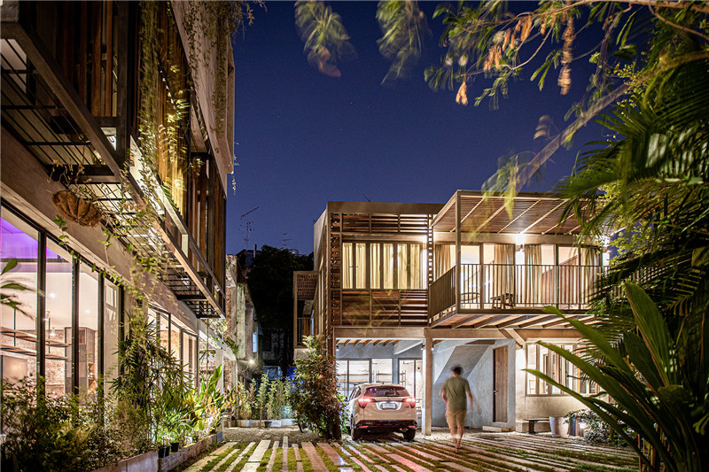 曼谷TAMNI工業(yè)風(fēng)青年旅舍改造設(shè)計方案