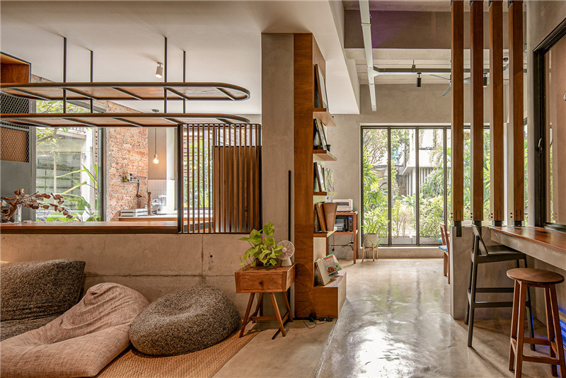 曼谷TAMNI工業(yè)風(fēng)青年旅舍改造設(shè)計方案