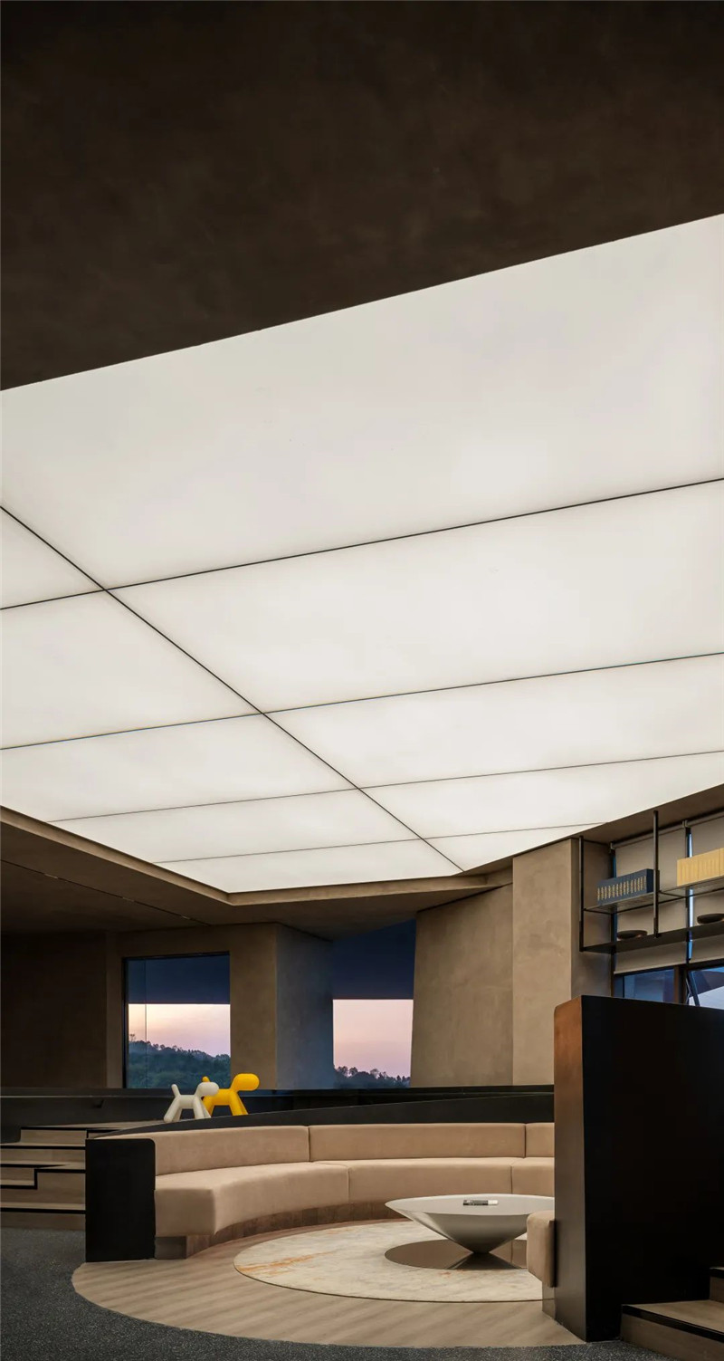 極簡風成都簡陽亞啡精品商務(wù)酒店設(shè)計案例 極簡風成都簡陽亞啡精品商務(wù)酒店設(shè)計案例