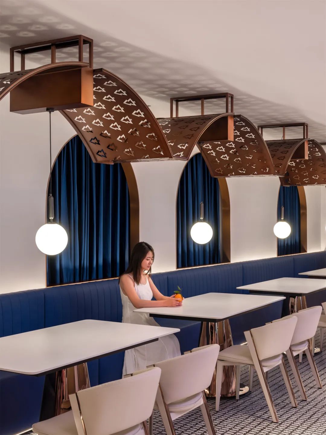 迎合Z時代審美 42度休閑溫泉洗浴酒店設(shè)計(jì) 迎合Z時代審美 42度休閑溫泉洗浴酒店設(shè)計(jì)