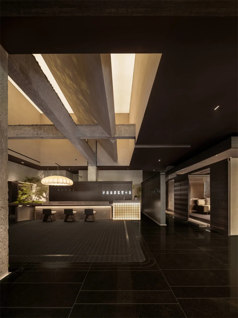 綠意盎然薩和酒店 簡(jiǎn)約設(shè)計(jì)里的自然呼吸.jpg 大境設(shè)計(jì)專業(yè)酒店設(shè)計(jì)公司
